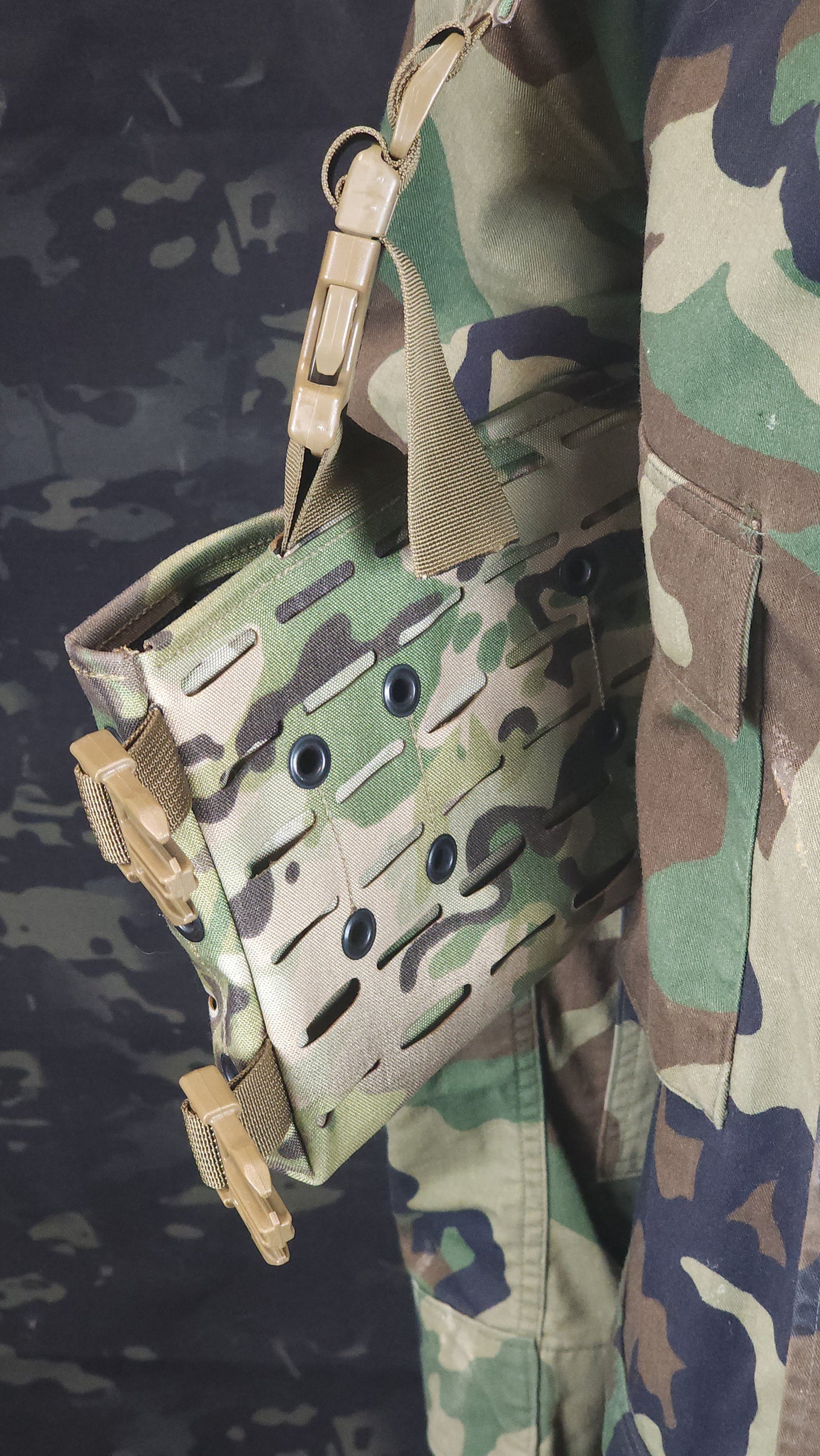Split front tombstone chest rig